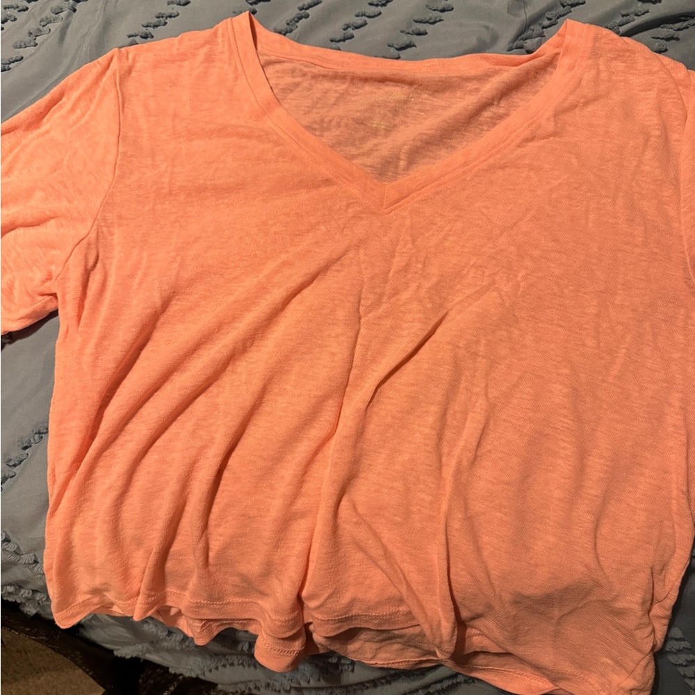 Universal Thread Coral V-Neck Short Sleeve Tee